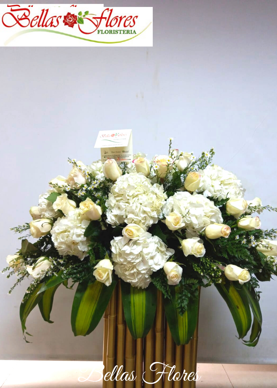 Funebre cubrecaja con hortensias y rosas blancas ?️?️ ?confiables